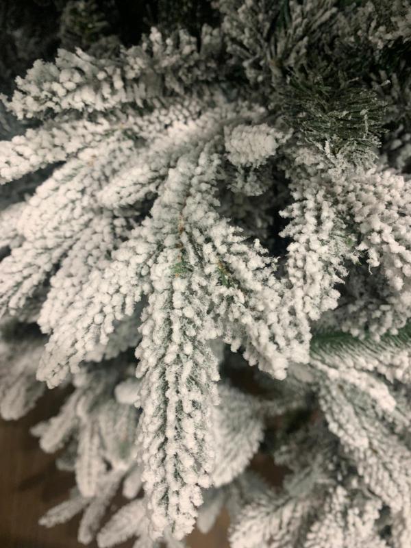 Albero monte bianco delux innevato h. 210 cm